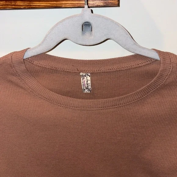 Free People Intimately Baby Tee Cropped Ribbed Long Sleeve Size XS Light Brown - Picture 2 of 8